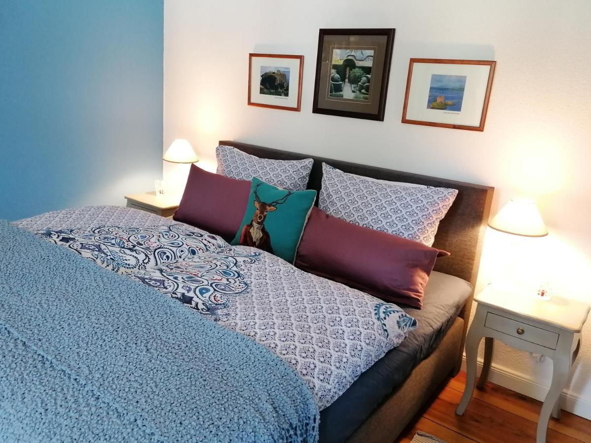 Bed&Breakfast Wagner "Im Alten Pfarrhaus" 네우루핀 외부 사진
