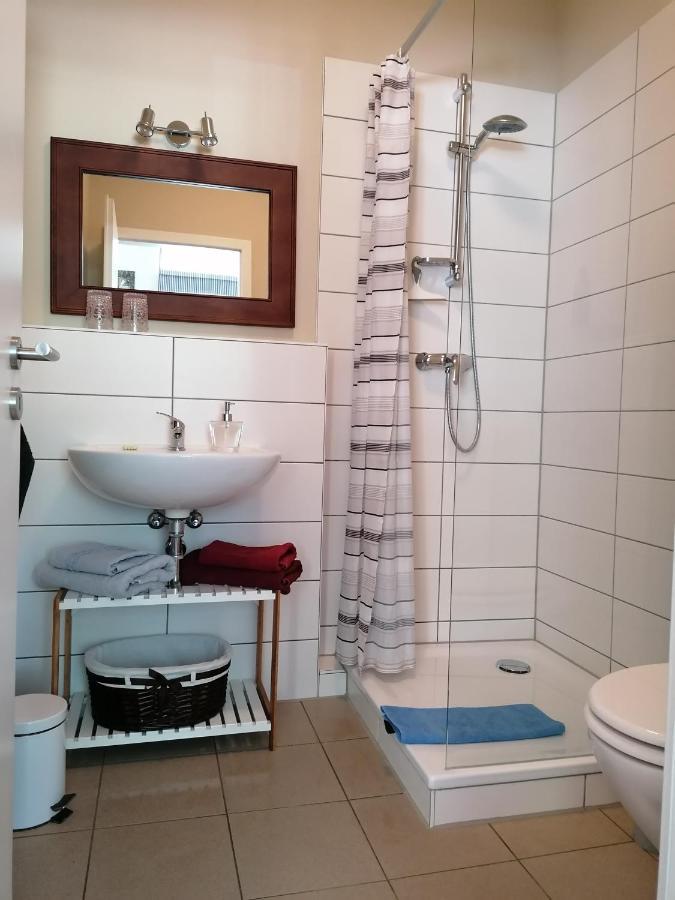 Bed&Breakfast Wagner "Im Alten Pfarrhaus" 네우루핀 외부 사진