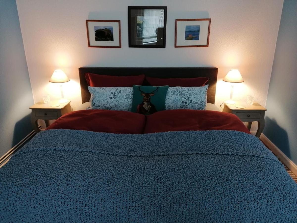 Bed&Breakfast Wagner "Im Alten Pfarrhaus" 네우루핀 객실 사진