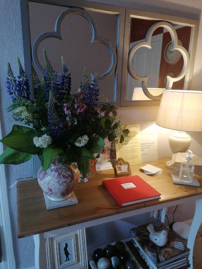Bed&Breakfast Wagner "Im Alten Pfarrhaus" 네우루핀 외부 사진