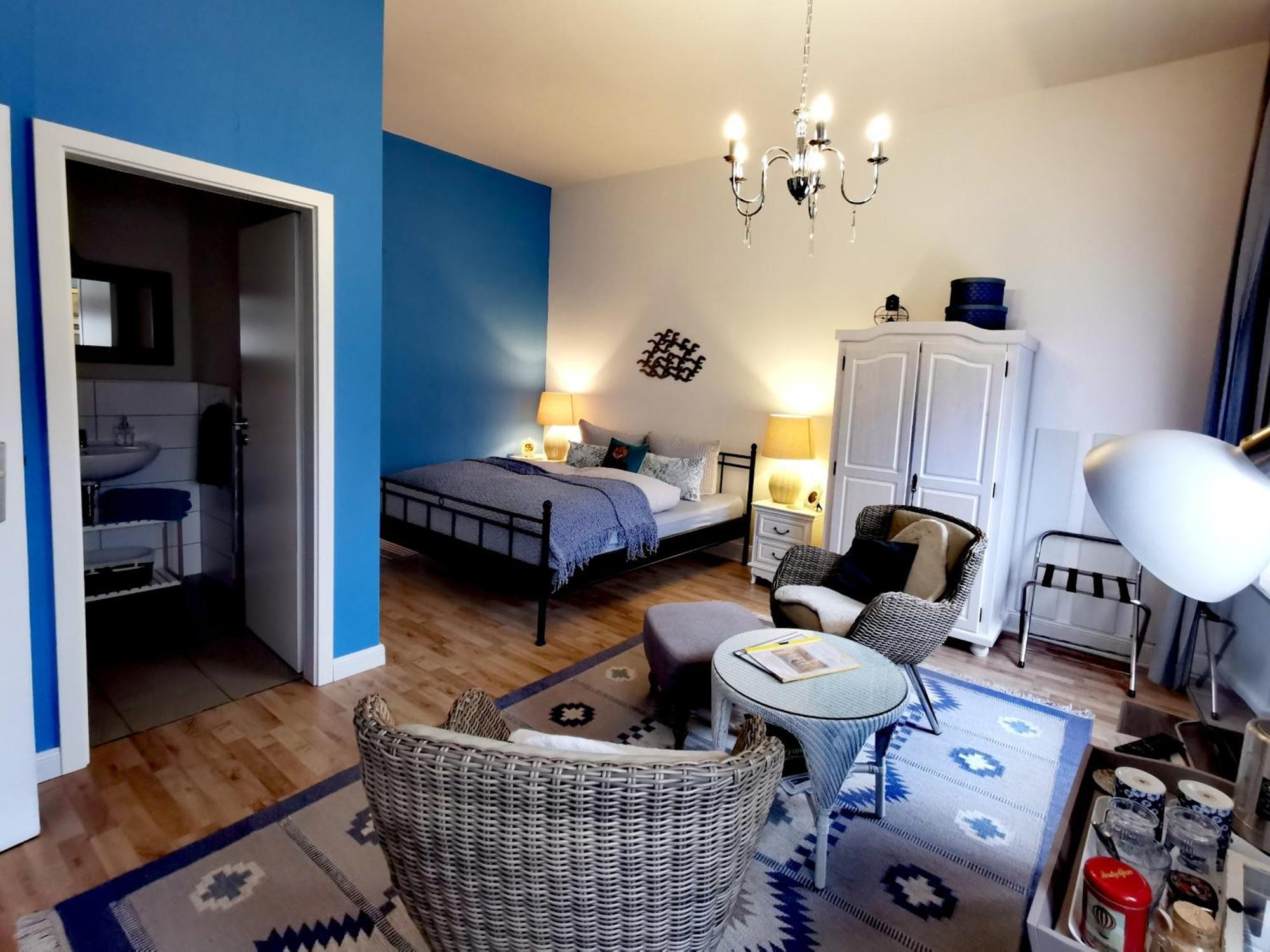 Bed&Breakfast Wagner "Im Alten Pfarrhaus" 네우루핀 객실 사진
