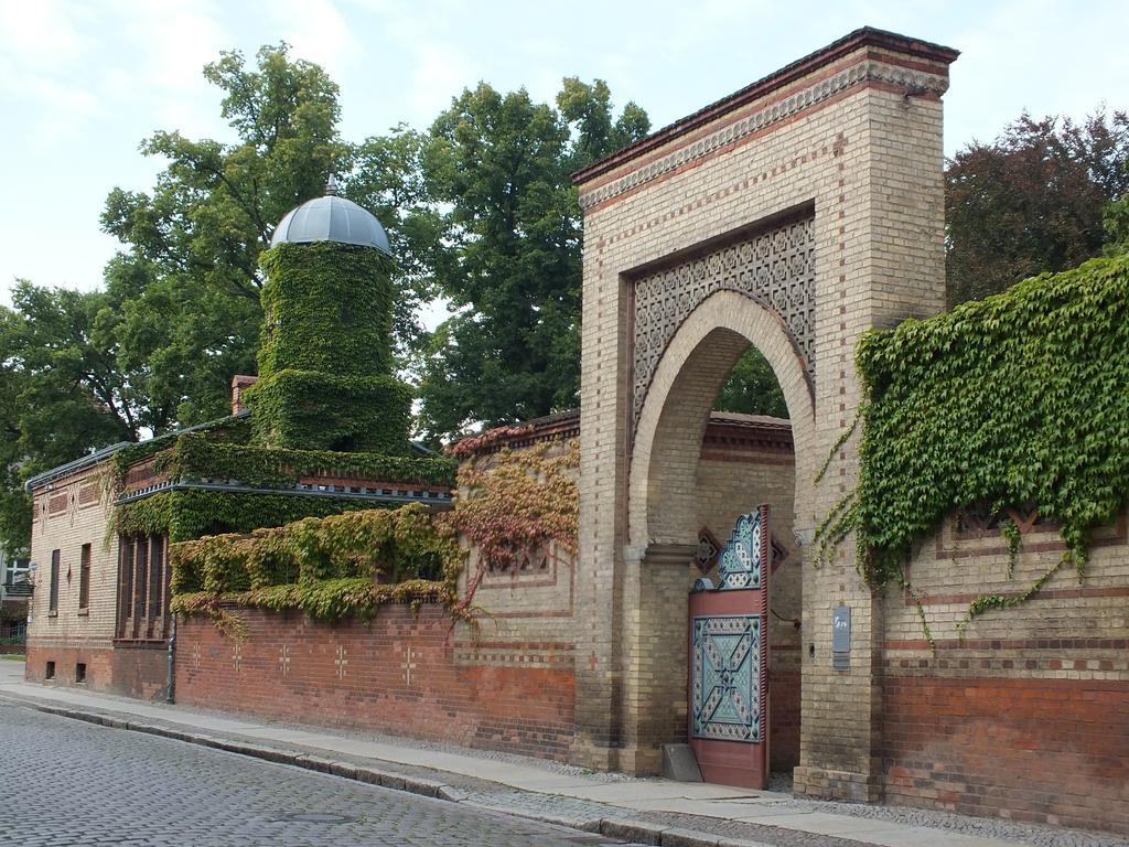 Bed&Breakfast Wagner "Im Alten Pfarrhaus" 네우루핀 외부 사진